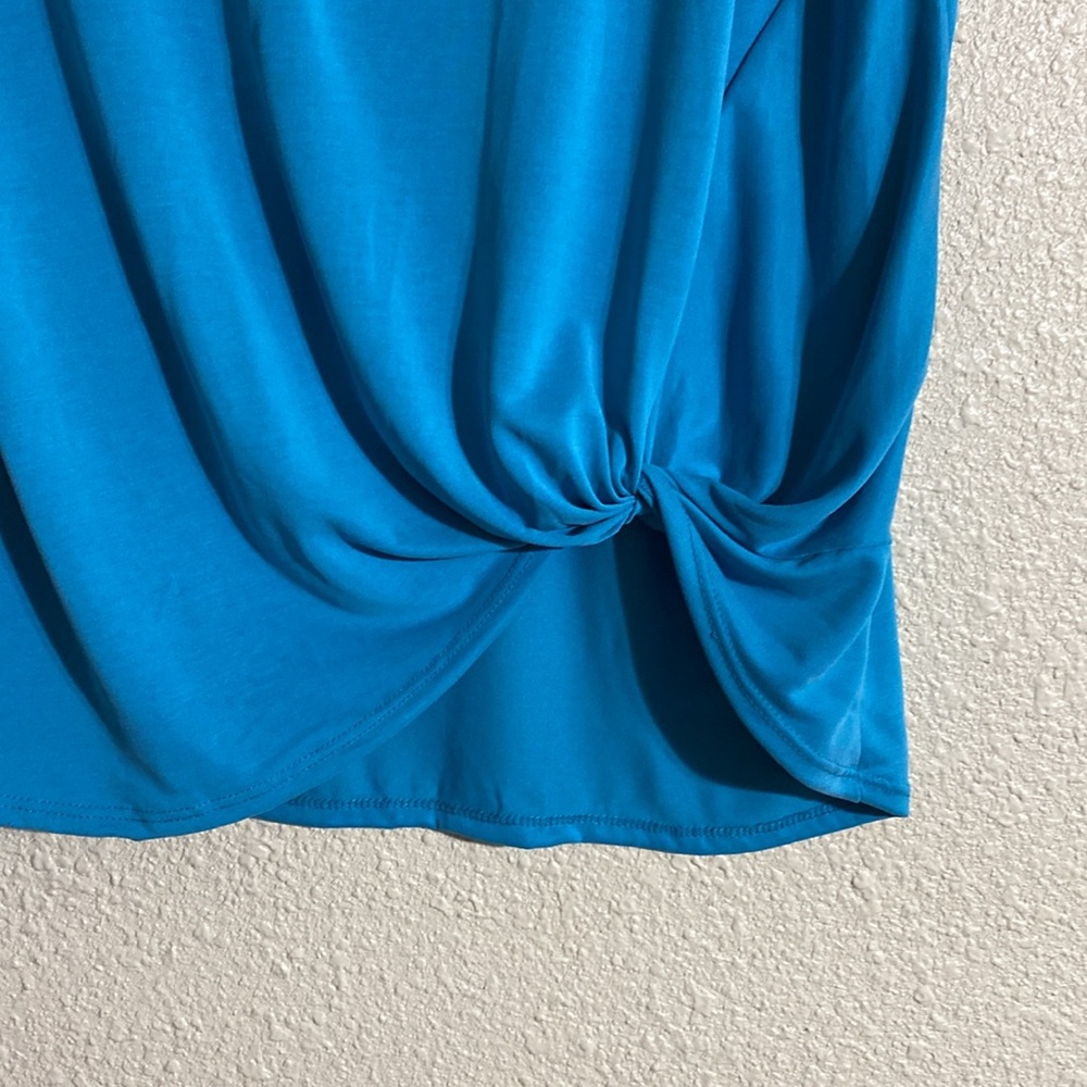NWT Green Envelope Turquoise T-shirt Size S - Picture 3 of 8